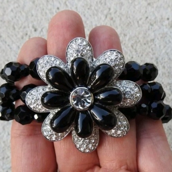 COPY - LIA SOPHIA CORSAGE BRACELET - Picture 3 of 7
